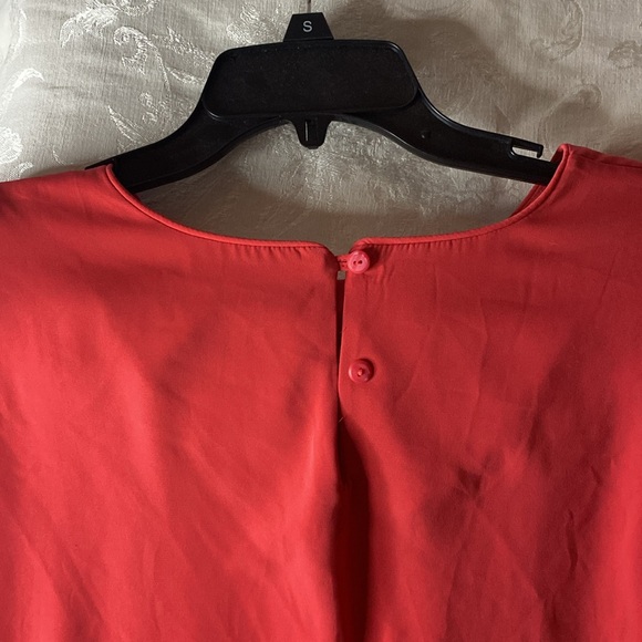 Women’ Dress Barn Red/Orange Short Sleeve Blouse Sz 22/24 EUC - Picture 4 of 5